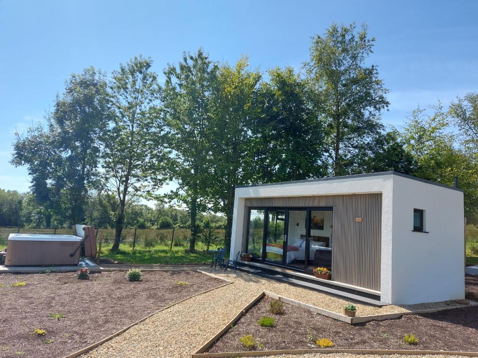 Lakescape - Waterfront Self- Catering Cabins Enniskillen Oda fotoğraf